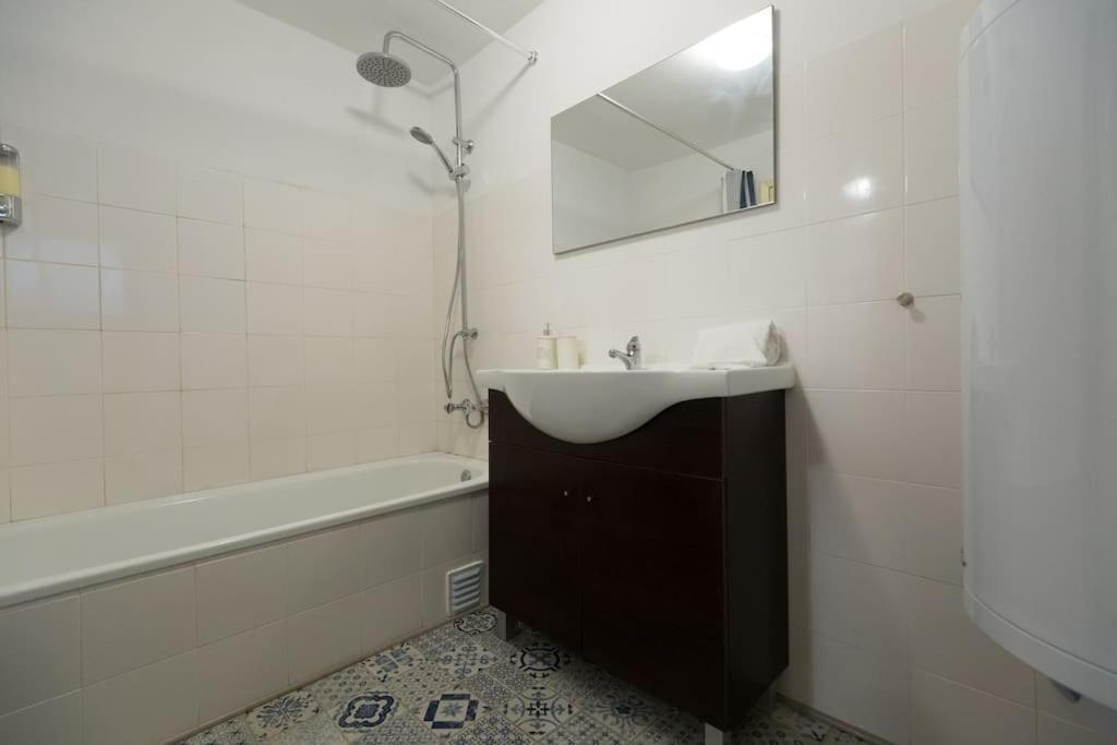 Ola Lisbon - Rato II Apartment Exterior photo